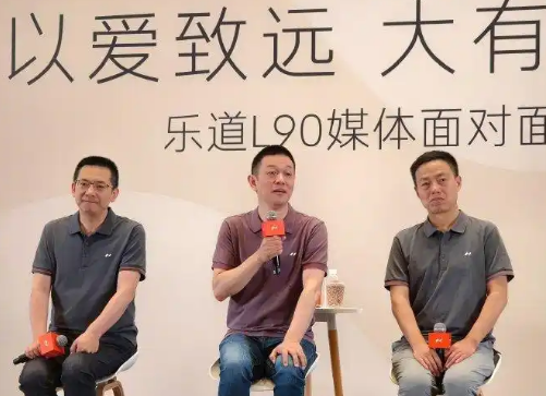 李斌谈与理想竞争:选纯电就是队友